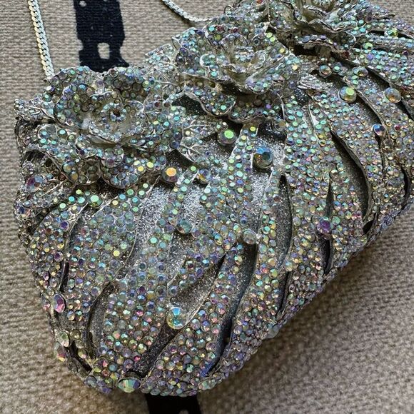NIB Floral Rhinestone Crystal Evening Clutch Bag w. Chain Handle - Picture 4 of 4